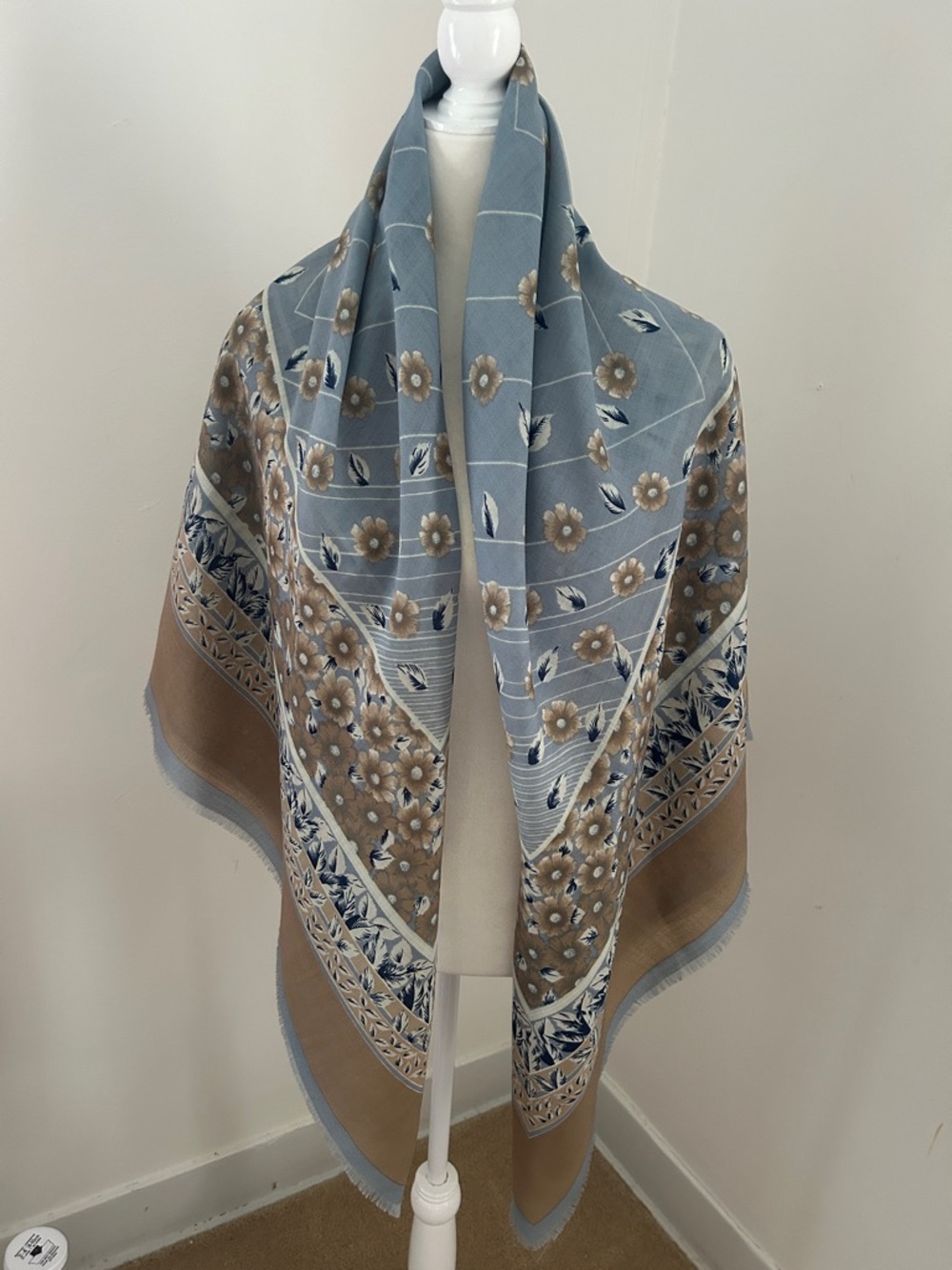Vintage  Blue and Beige Floral /Leaf Print Wrap